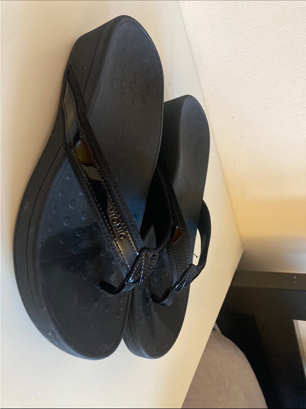 Vionic 9 Black Platform Flip Flop Sandals